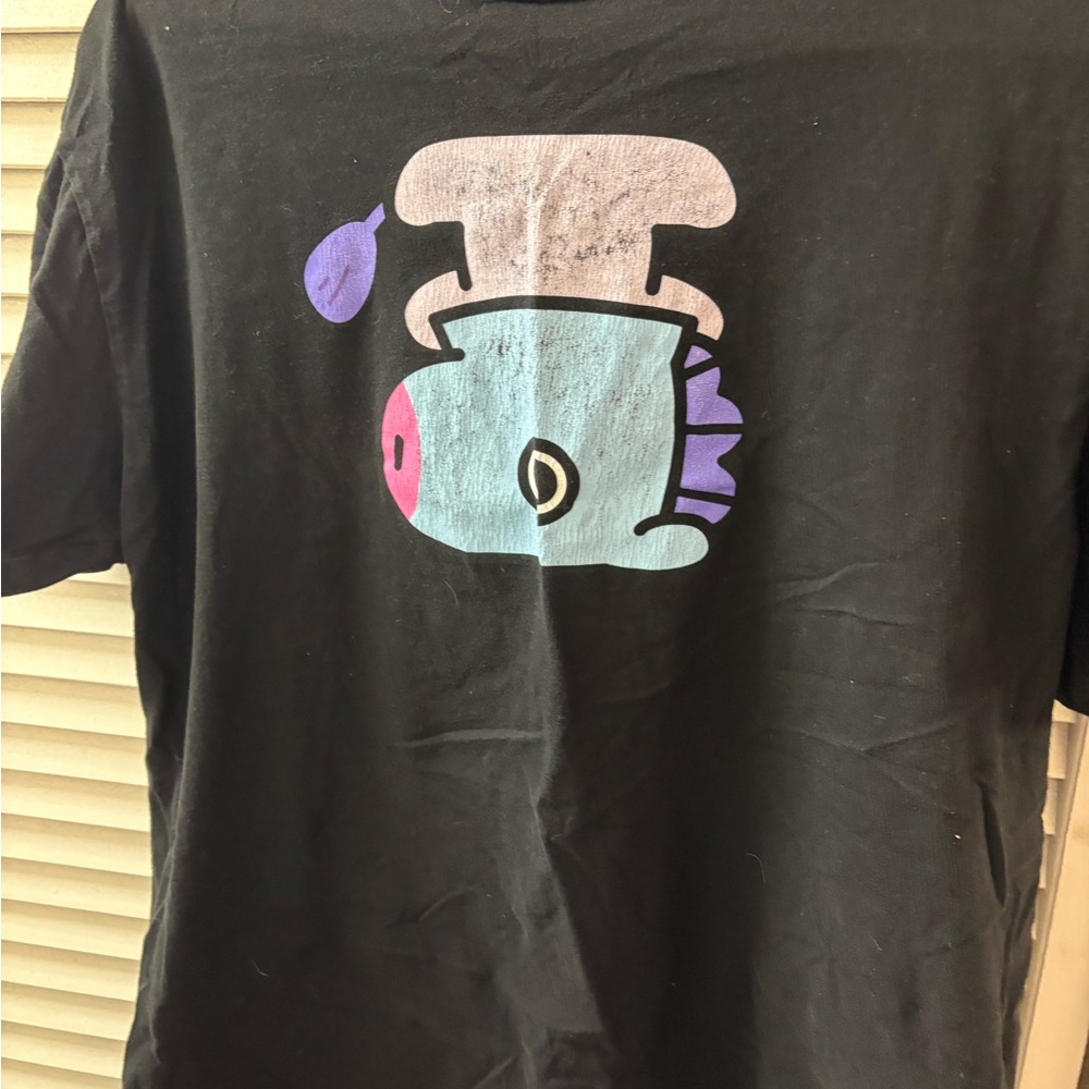 BT21 Black T-Shirt with Colorful MANG Graphic. GUC.